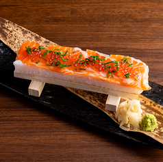 鮭といくらの親子押し寿司