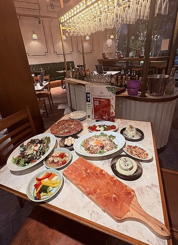 時間無制限ワイン&サワー・ハイボール・カクテル飲み放題×肉バル