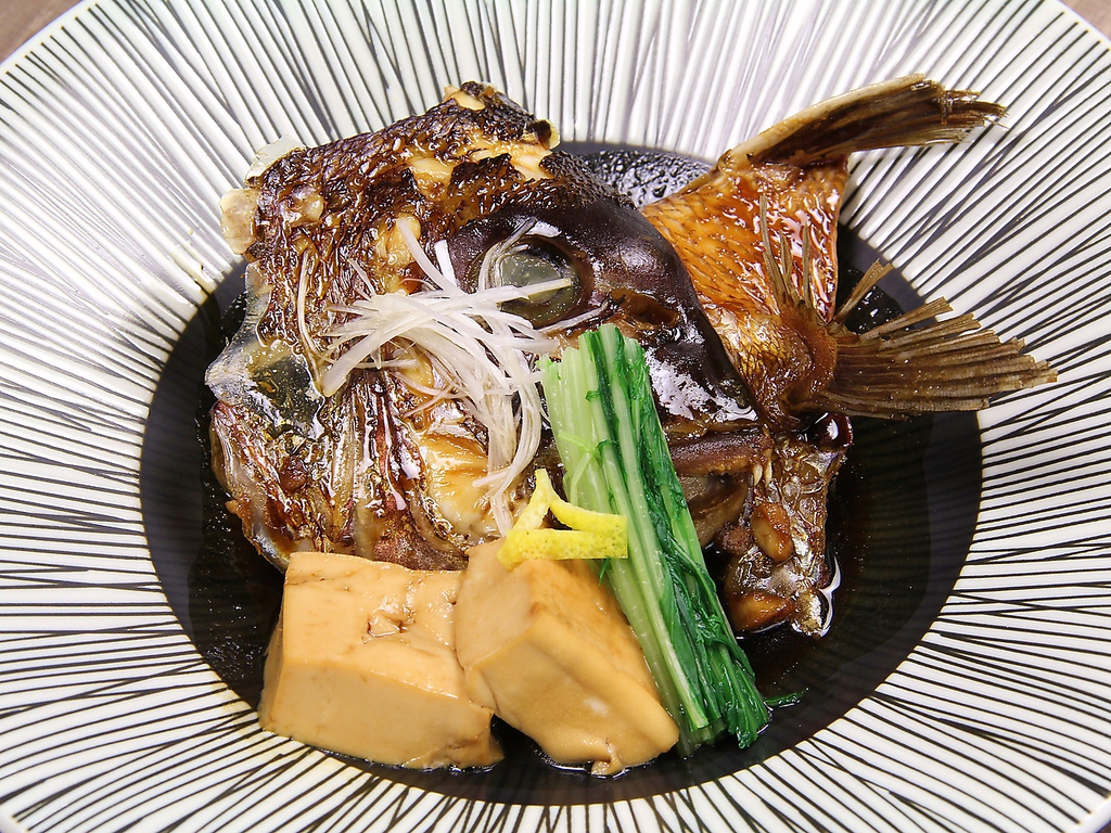 和食料理人が腕を振るい、心を込めて作った逸品をご用意。こだわりの創作料理をお楽しみください♪