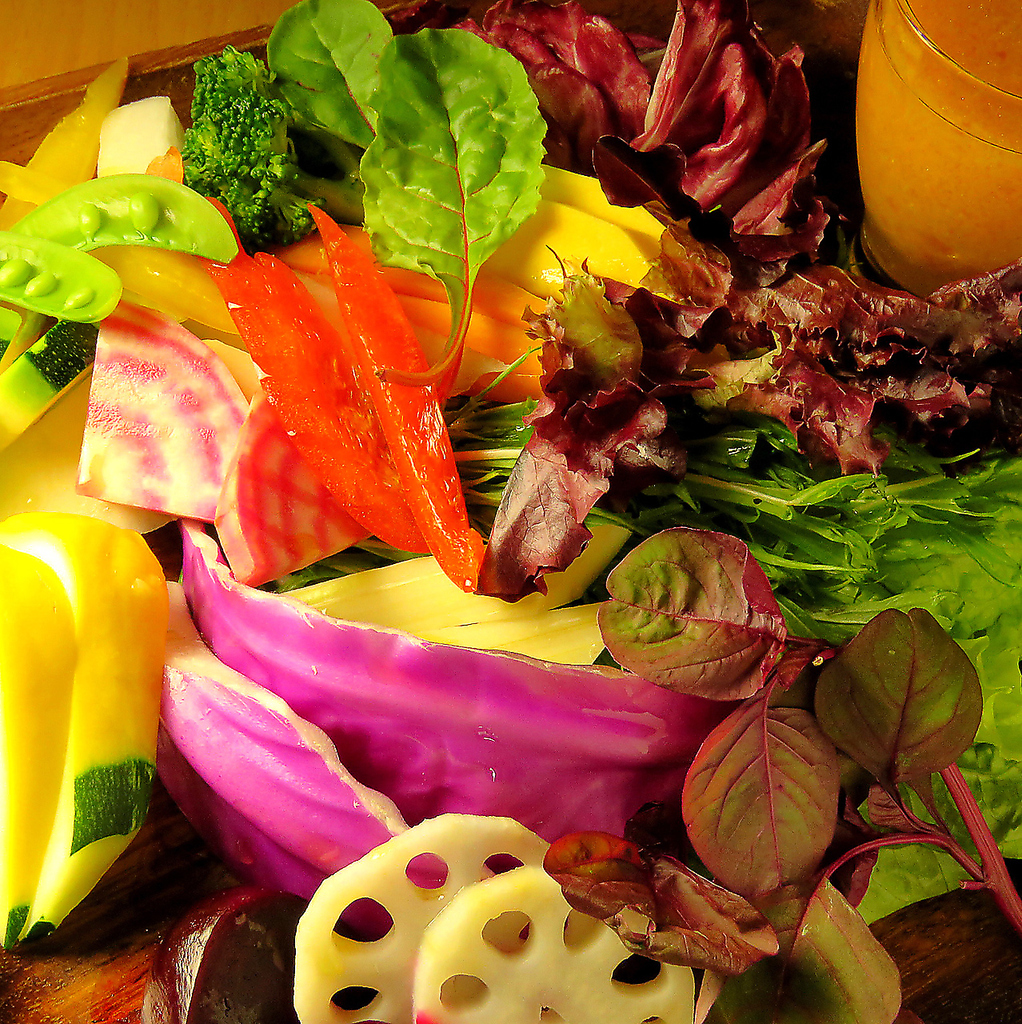 農家さん直送の野菜と自社ファーム野菜を厳選しふんだんに盛り込こんだお料理がご堪能いただけます♪