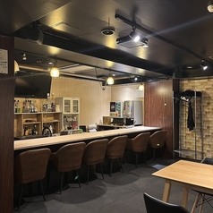 オシャレなバーカウンターでご飲食ができます。