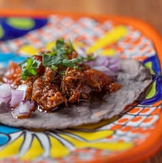 Tacos de Birriaラム肉のタコス(2ピース)の写真