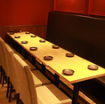 当店は、最大で着席55名様、立食70名様までご利用いただけます。大人数でのご利用を検討されている幹事様、ぜひお任せください。ご予算やご要望に応じたコースのカスタマイズも可能です。お店全体を貸し切って最高のパーティーを実現します！