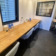 周りを気にせずお過ごしいただけるカウンター席もご用意。お一人様大歓迎です！