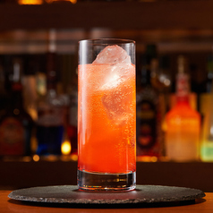 スプモーニ（カンパリ＋グレープフルーツ＋トニック）