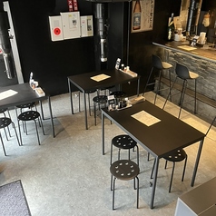 1Fフロアを丸ごと貸し切って、お店の一体感を楽しむパーティーはいかがですか♪カウンターとテーブルを自由に使って、アットホームな宴会が叶います◎10分100円(税込)飲み放題をフル活用して、予算を抑えた豪華な集まりを実現しましょう♪
