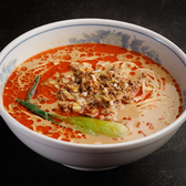 料理人が腕を振るう本格中華コースは、前菜からデザートまでバランスよく構成された満足度の高い内容。季節の食材を取り入れ、味・香り・彩りすべてにこだわった一皿一皿をお楽しみいただけます。特別な日やご宴会にも最適です。