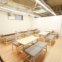 【個室改装しました】4名様テーブルを6テーブルご用意♪最大24名様をご案内できる空間で12名様～より貸切を承っております。コースは３種類からお選びいただけます。ゆったり空間でお酒とお料理をご堪能下さい♪