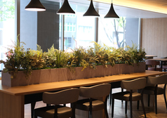 宴会・パーティーなどに最適な空間です。メニューはコースまたはビュッフェスタイルの希望に合わせてご提案いたします。お気軽にお問合せください。