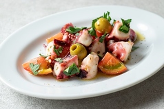 タコとフルーツトマト、オリーブのマリネ