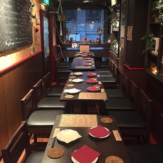 最大30名様の貸切が可能なイタリアンバル。パルマ産の生ハムをはじめとする自慢の肉料理を堪能できます。食べ放題プランもあり、20名様から店内全面貸切OKなので、ご予算や人数等お気軽にご相談ください。