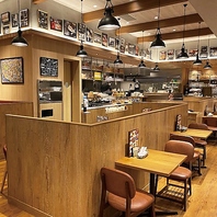 モダンな装飾のおしゃれな店内★お一人様も大歓迎！