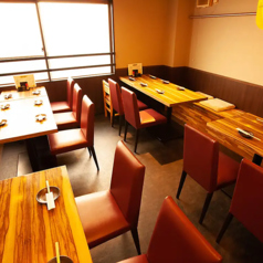 2FMAX20名様、3FMAX30名様のフロア貸切まで幅広い人数にご対応可能です。会社の飲み会や打ち上げ、歓送迎会などのお問い合わせを多数いただいております。様々なシーンでご利用ください！