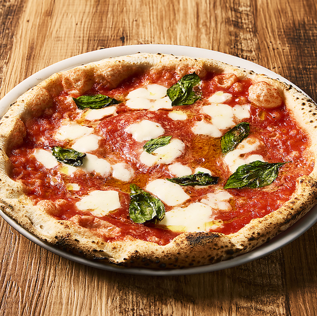 １Ｆはピッツェリア&トラットリア&カフェです！職人が仕上げるナポリピッツァを是非どうぞ★