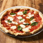 １Ｆはピッツェリア&トラットリア&カフェです！職人が仕上げるナポリピッツァを是非どうぞ★