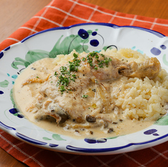 国産骨付き鶏もも肉フリカッセ バターライス