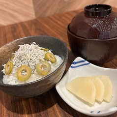 オリーブしらす掛けごはん
