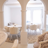 美しい内装の店内で、楽しい時間を過ごせます☆