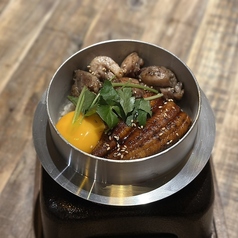 鰻と鶏肉の発酵バター香る釜飯ご飯