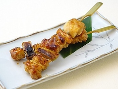 とり皮/ももねぎ/砂ずり/梅しそつくね/ぼんじり(各二本)