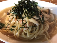 【春のオススメ】桜エビときのことほうれん草のバターしょうゆスパゲッティ