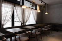 落ち着いたカフェ空間