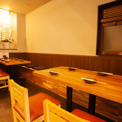 少人数様から団体様までご利用いただけるお席をご用意しております。宴会,飲み会,歓迎会,送別会に◎
