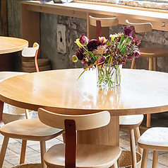 【丸テーブル席：4名様×4卓】