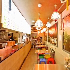 4名席×10 横並びで最大8名様までご案内可能です◎