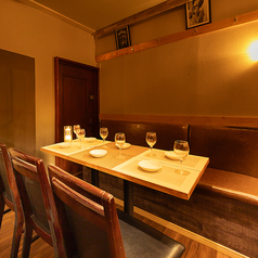 程よくプライベート感の保たれたカーテン仕切りの半個室としてご利用いただけます♪デートや記念日にも人気☆女子会や合コンにも人気です！記念日、誕生日などにオススメです！記念日ケーキとの併用もOK！人数は2名様からご相談頂けます☆【新宿／肉バル／個室／飲み放題／宴会／大人数／和食／飲み会】