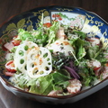 料理メニュー写真&nbsp;ベーコンと温玉シーザーサラダ