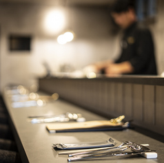 おひとり様からもご来店可能です♪キッチンで作っている工程を観ながら、お楽しみくださいませ♪