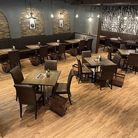 広々としたテーブル席をご用意！