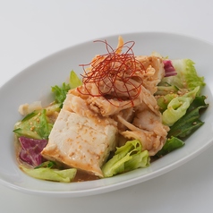 蒸し鶏と豆腐のサラダ仕立て 香味胡麻ソース