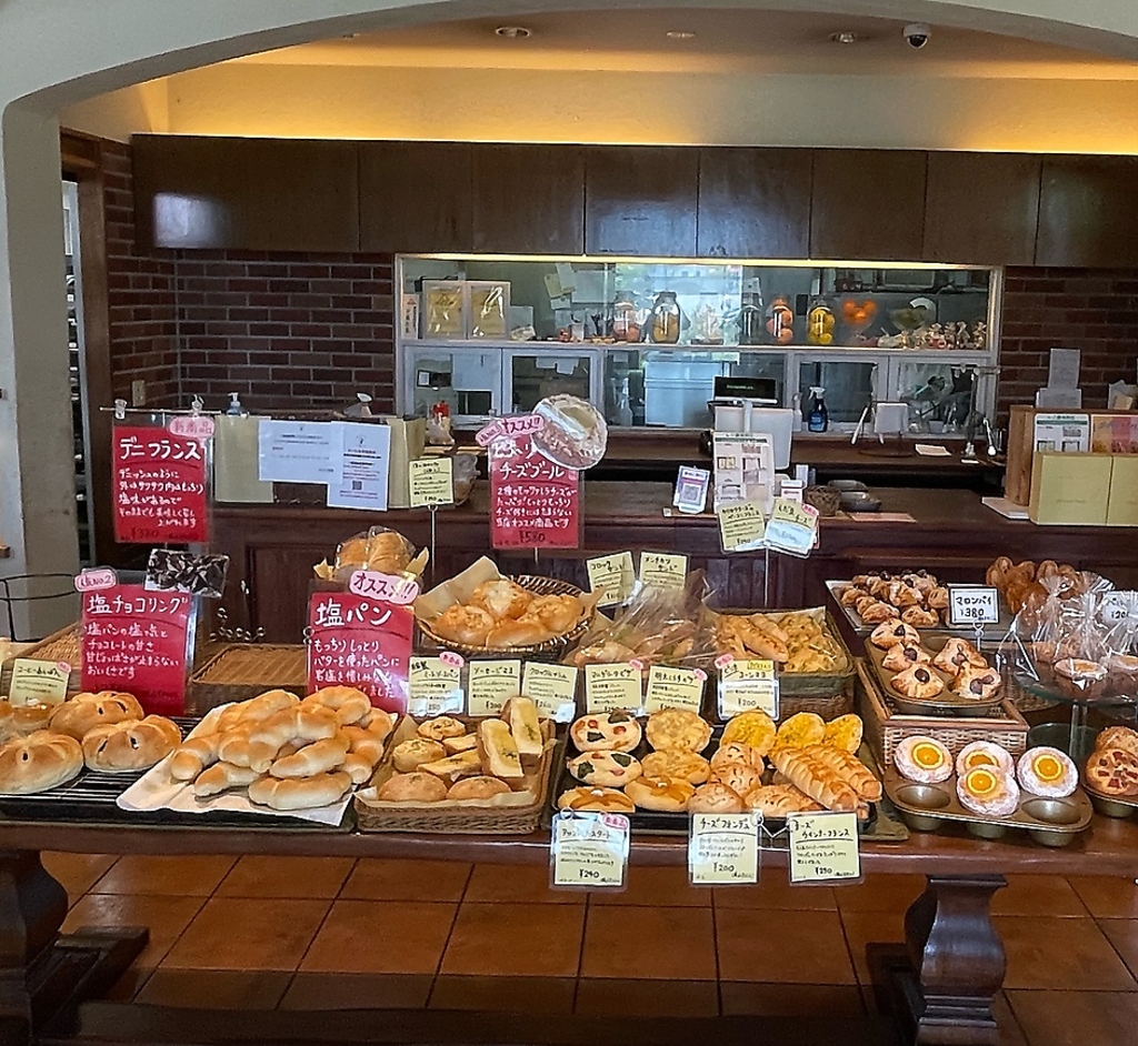 メール会員様企画！毎週水曜日はパン全品30％OFFの日　毎週土曜日はテイクアウトケーキ30％OFFの日　