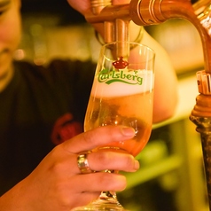 ROADHOUSE BASEMENT CRAFT BEER & DININGの特集写真