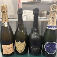 ワインやシャンパンなど豊富なお酒