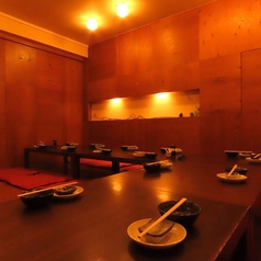 様々な和空間をご用意。10名様までの座敷。懇親会、プライベートな飲み会、家族での食事会に最適！接待、おもてなしにもお使いいただいております※予約状況によりご要望通り承れない場合があります。ご了承ください。