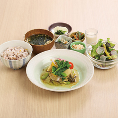 こよりの和膳（野菜だしあんの豆腐ハンバーグ～ふき味噌添え～）