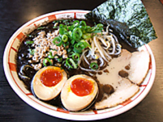 黒ラーメン