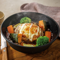 料理メニュー写真&nbsp;黒毛和牛チーズバーグ～濃厚ビーフシチュー仕立て～