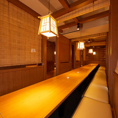 横浜駅より徒歩3分!和の情緒溢れる穏やかで和モダンなインテリアがとても魅力的です!貸切は最大185名様までご予約を承っております!宴会コースも各種ご用意しております!是非、横浜での合コン・歓送迎会・貸切宴会、ランチ、昼飲みにご利用ください♪お得なクーポンも各種ご用意。詳しくはクーポンページまで!