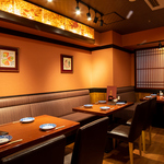 【喫煙席あり】落ち着いた空間でプライペートなお食事や会社仲間との飲み会をお楽しみください。