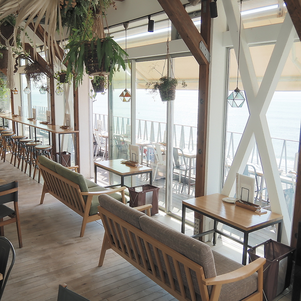 店内どこからでも景色をお楽しみいただけます！席オーシャンビューでオススメ★