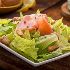 スモークサーモンのカルパッチョ サラダ仕立て/Smoked salmon salad