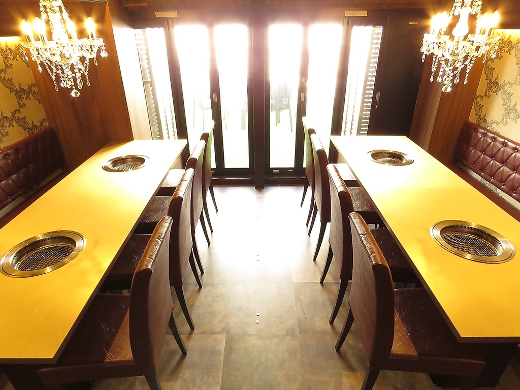 最大30名収容可能な完全個室