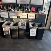 場内数か所にゴミ箱を設置。ゴミの分別にご協力ください。※トング・網・調理器具・調味料は回収ボックスへご返却ください。※お持込みの種類によっては回収ができない場合がございます。詳細は会場へお問い合わせください。