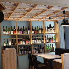 銘酒がずらっと並ぶお席