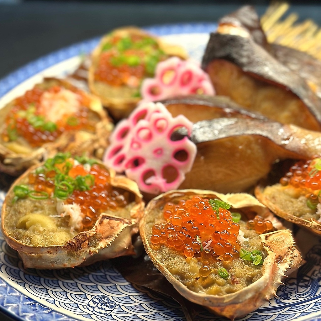 【コスパ抜群の創作料理】大人気の蟹味噌甲羅焼！一人一つが当たり前！？