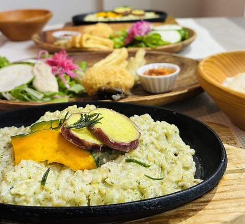 10月は、大葉ジェノベーゼ豆乳クリームのリゾットをメインとするランチをどうぞ。